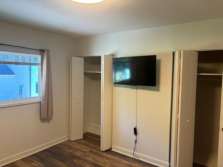 877 Virginia Ave — Photo 4