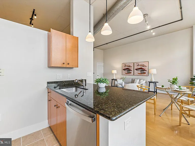 520 John Carlyle St #429 — Photo 7