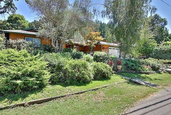 3rd image of 9 Crescent Dr