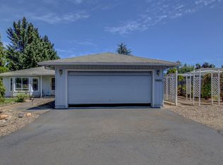 1562 Pacific Ln, Phoenix, OR 97535