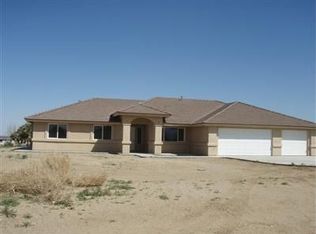 9379 Middleton Rd, Phelan, CA 92371