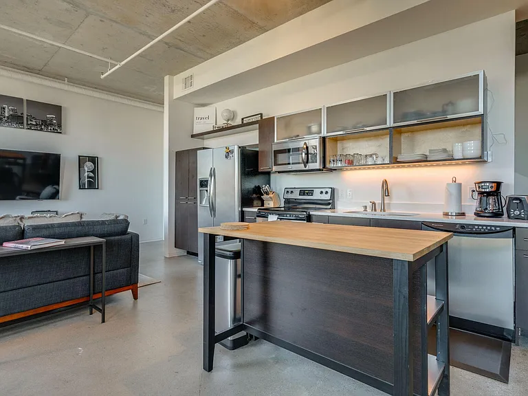 2115 Yeaman Pl #403 — Photo 9