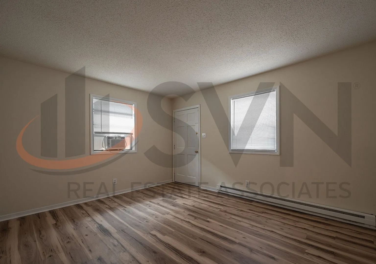 910 Fiske Street — Photo 2