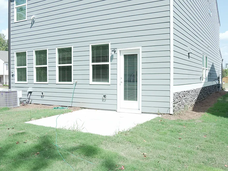 79 Pineview Dr — Photo 16