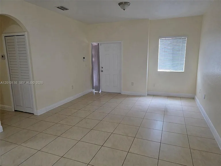 1371 NW 9th Ct — Photo 4