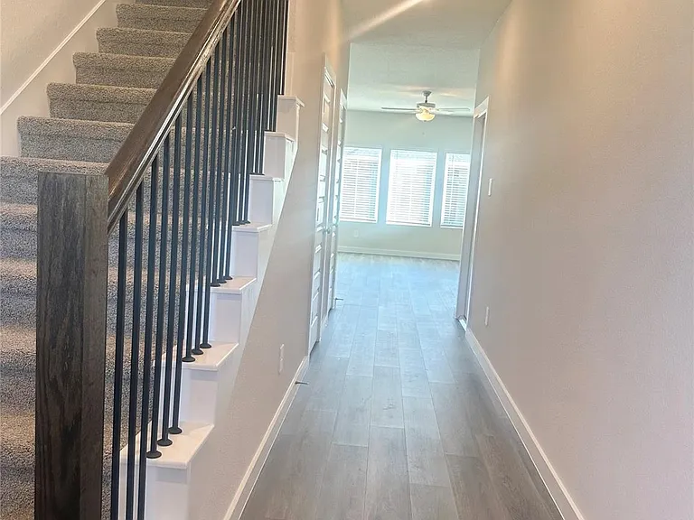 9458 Herons Preserve — Photo 2