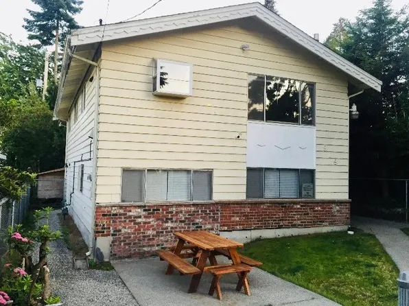 919 N 101st St, Seattle, WA 98133