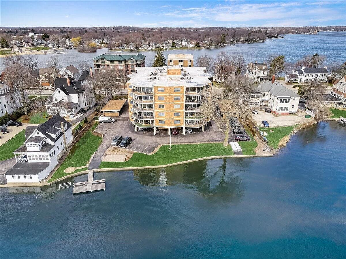 333 North Lake ROAD UNIT 502, Oconomowoc, WI 53066 Zillow