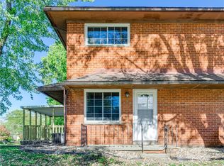 2909 Chamberlain Rd, Fairlawn, OH 44333