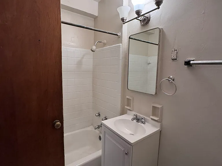 7601 S South Shore Dr #2A — Photo 10
