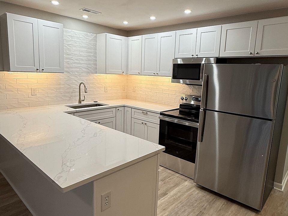 1st image of 500 Fairway Village Dr #1F