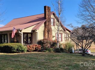 2604 Country Acres Pl, Hudson, NC 28638