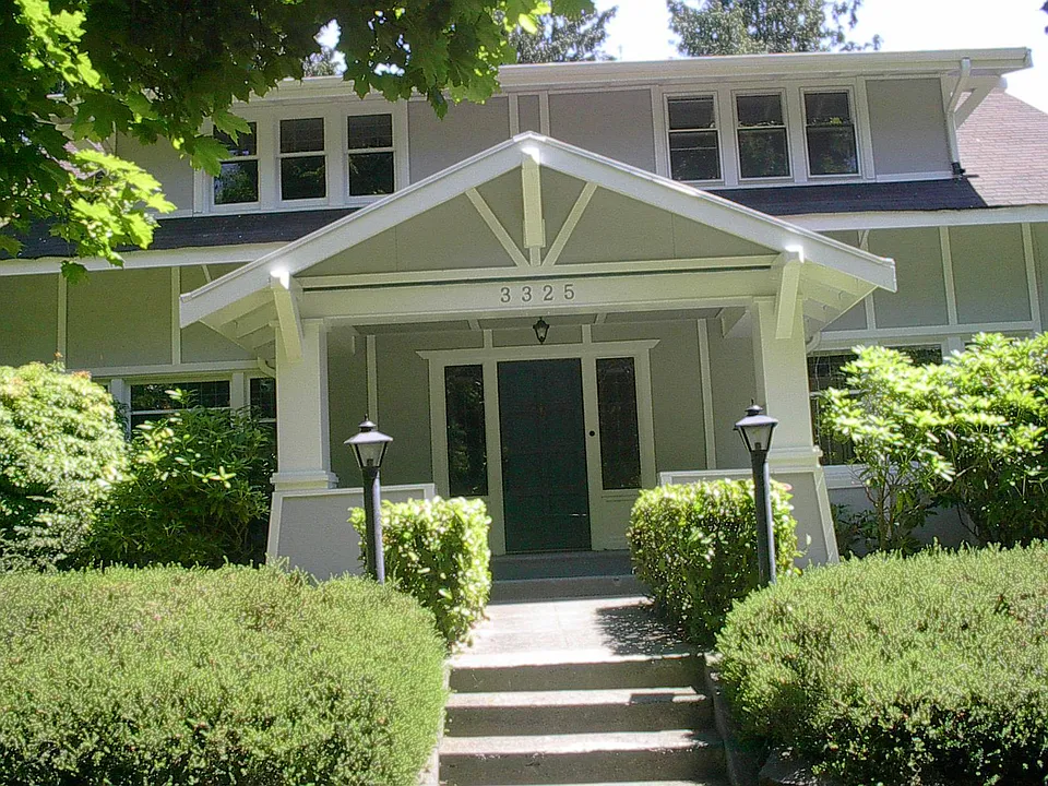 3325 Grand Ave #B
