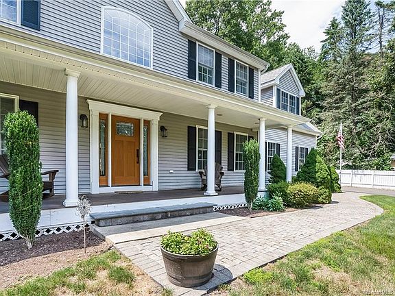 2nd image of 848 Totoket Rd