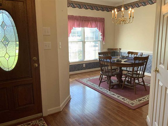 4th image of 545 Beaver Ct