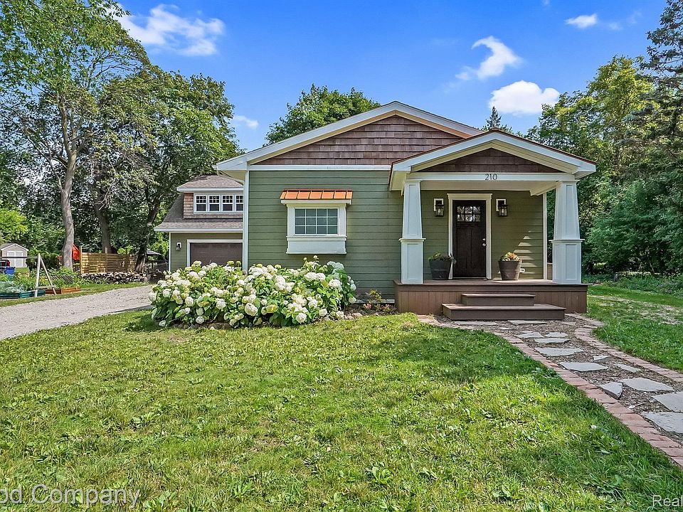 1st image of 210 Highland Ave