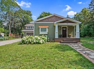 210 Highland Ave, Bloomfield Hills, MI 48302