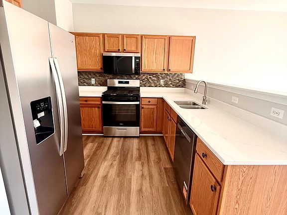 2nd image of 871 Flagstone Dr