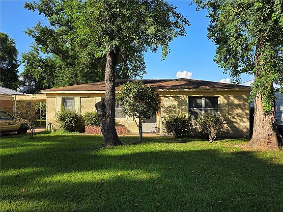 2nd image of 5116 Broadmoor Ct