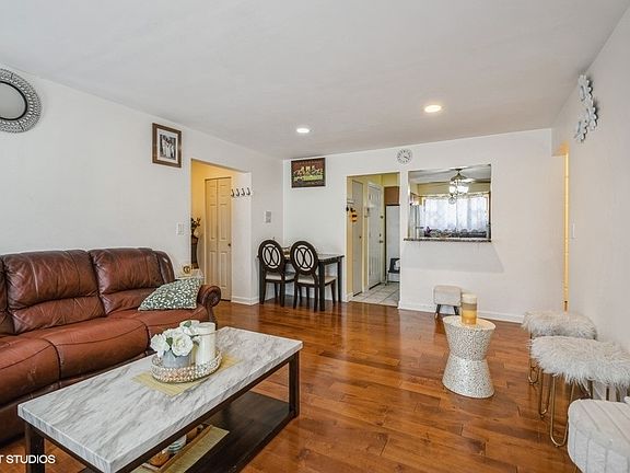 5th image of 2205 W Highland Ave #3N