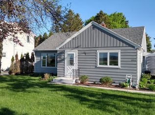 2916 Memorial Dr, Two Rivers, WI 54241