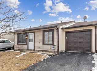 14 Honeybear Ln, Romeoville, IL 60446