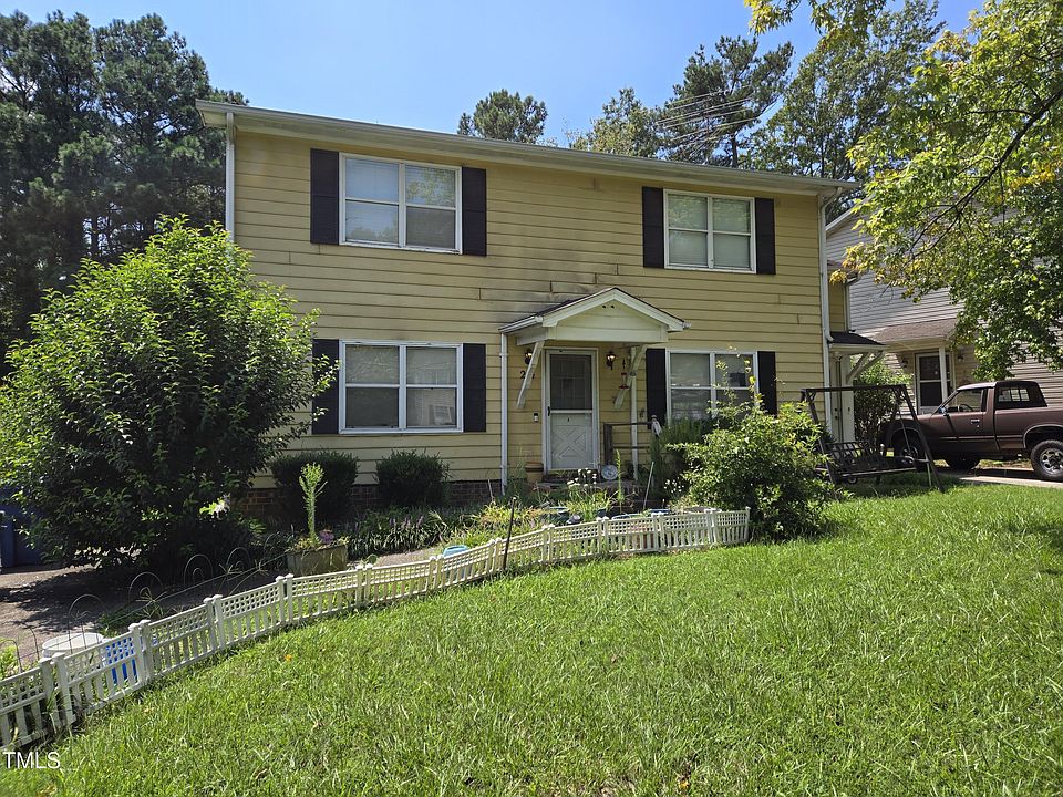 2nd image of 214 Bridgefield Pl #A/b