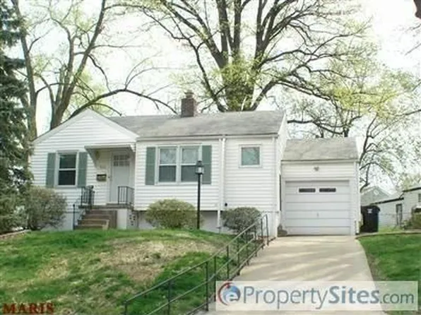3108 Ronald Dr, Saint Ann, MO 63074