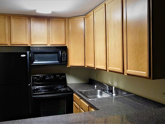 2nd image of 1811 Four Lakes Ave APT 1K