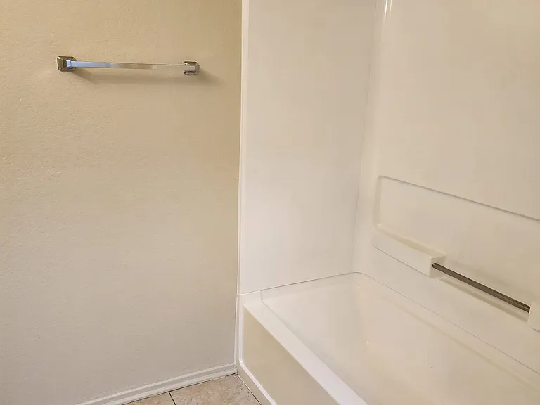16824 Holly Dr #8 — Photo 10