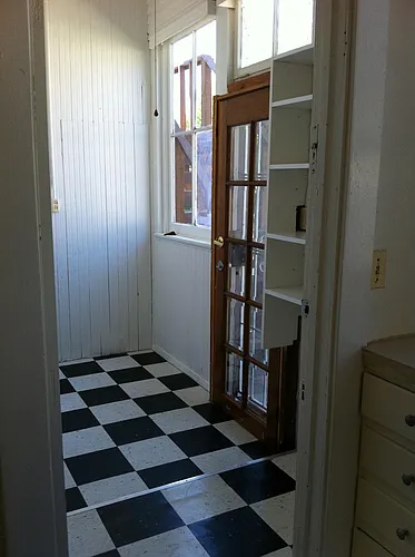 1215 W 30th St Photo 1
