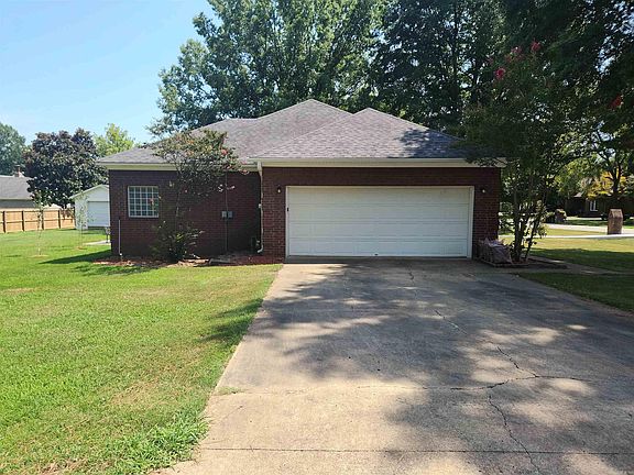 3rd image of 504 Brandon Dr