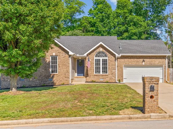 1576 Barrywood Cir W, Clarksville, TN 37042