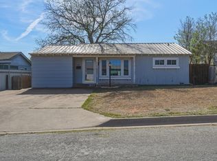 820 E 16th St, Sweetwater, TX 79556