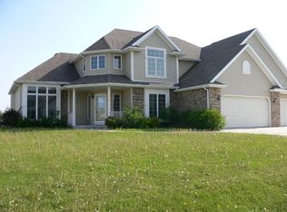 W1913 Fairfield Ln, Sheboygan, WI 53083