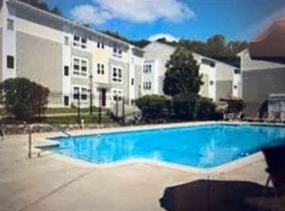 26 Beacon St APT 42C, Burlington, MA 01803