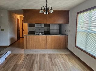 345 Creekside Dr, Byron, IL 61010