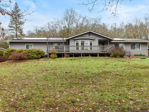 243 El Camino Way, Grants Pass, OR 97526