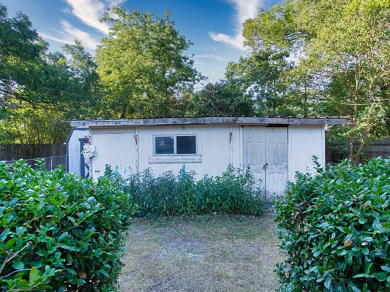 1517 Walnut St — Photo 8