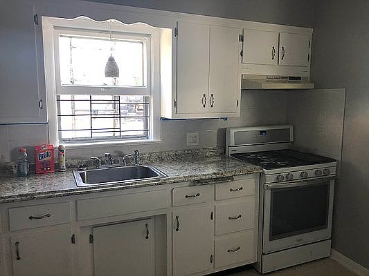 2nd image of 84 Clinton Pl Floor 2