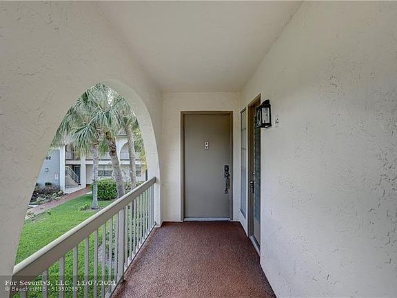 3rd image of 2701 Nassau Bnd APT A2