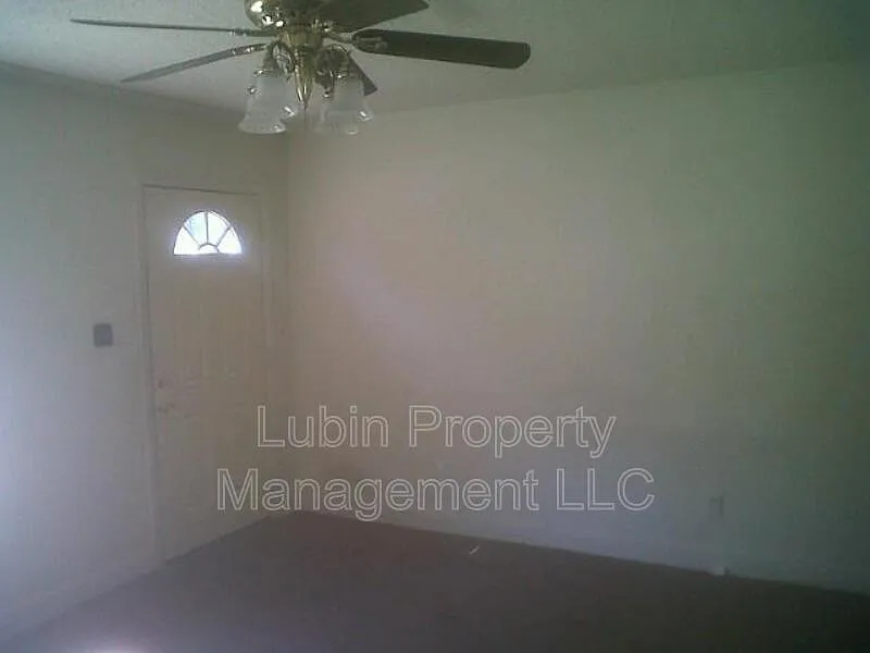 Building Photo - 3818 Vernon Ave