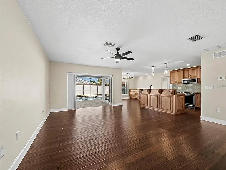 1856 Woodhaven Cir — Photo 4