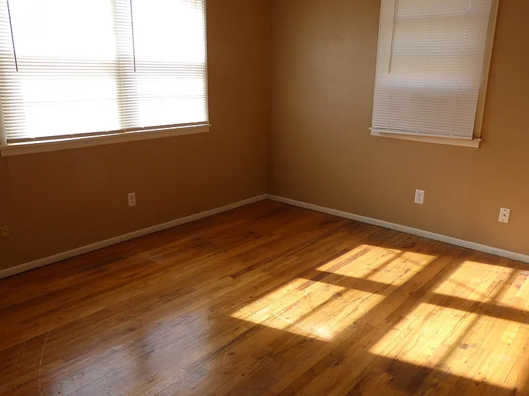 703 Dixie Dr — Photo 13