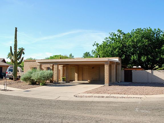 4th image of 2842 N La Cienega Dr