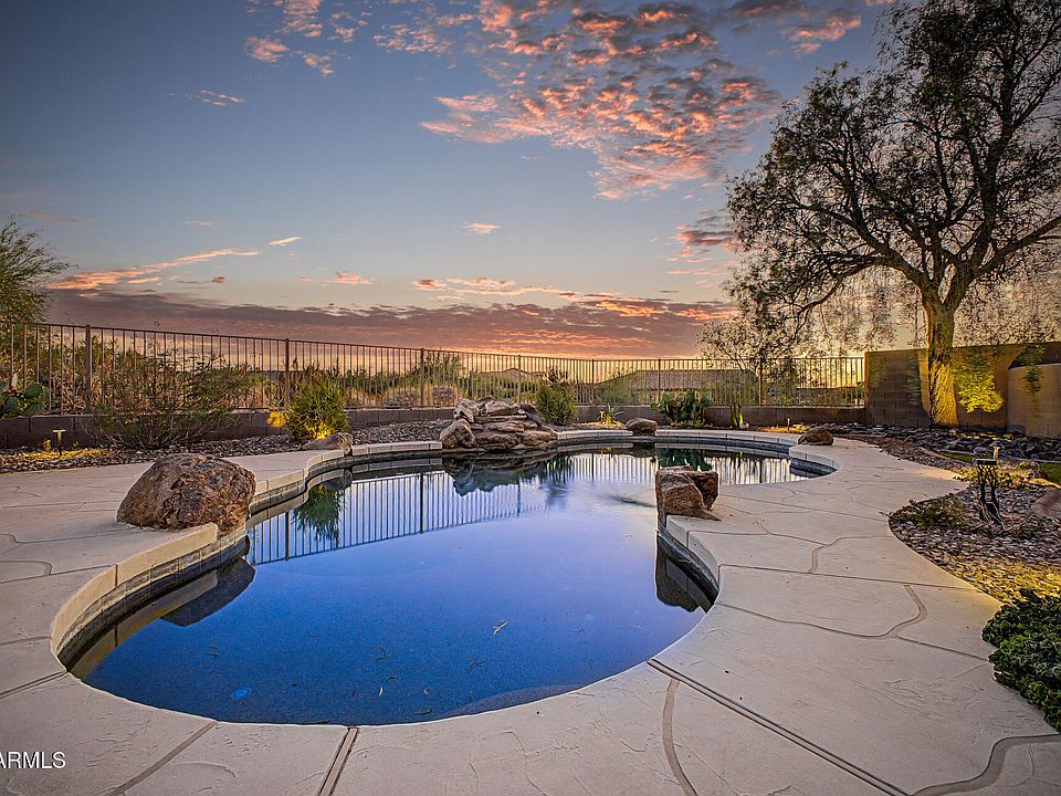 1st image of 18035 W Paseo Way