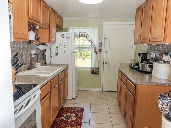 4th image of 5121 43rd Ave N