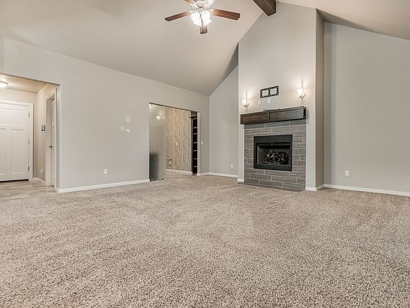 4th image of 8333 NW 138th Cir