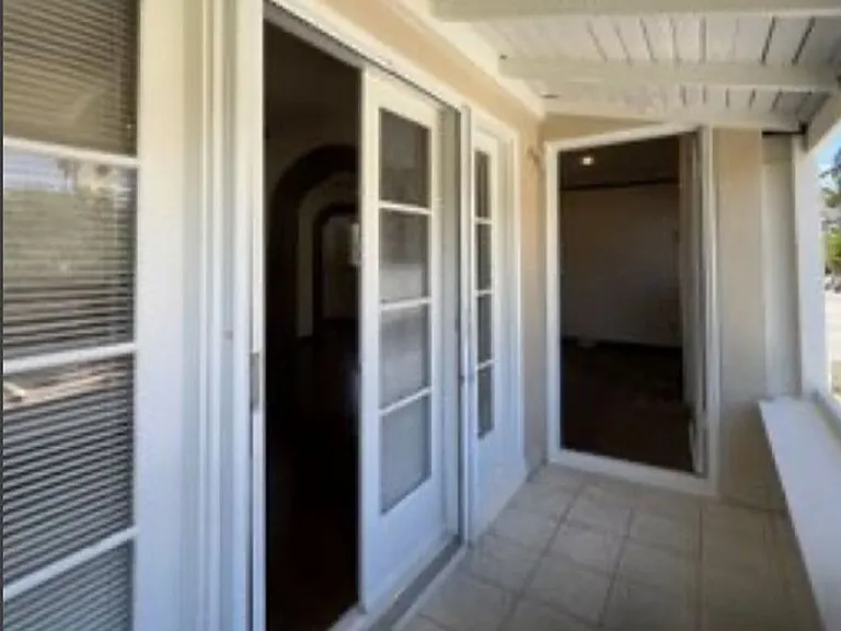 1171 Huntington Dr — Photo 8