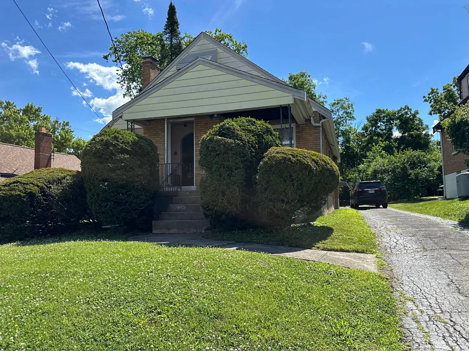 3934 Roswell Ave